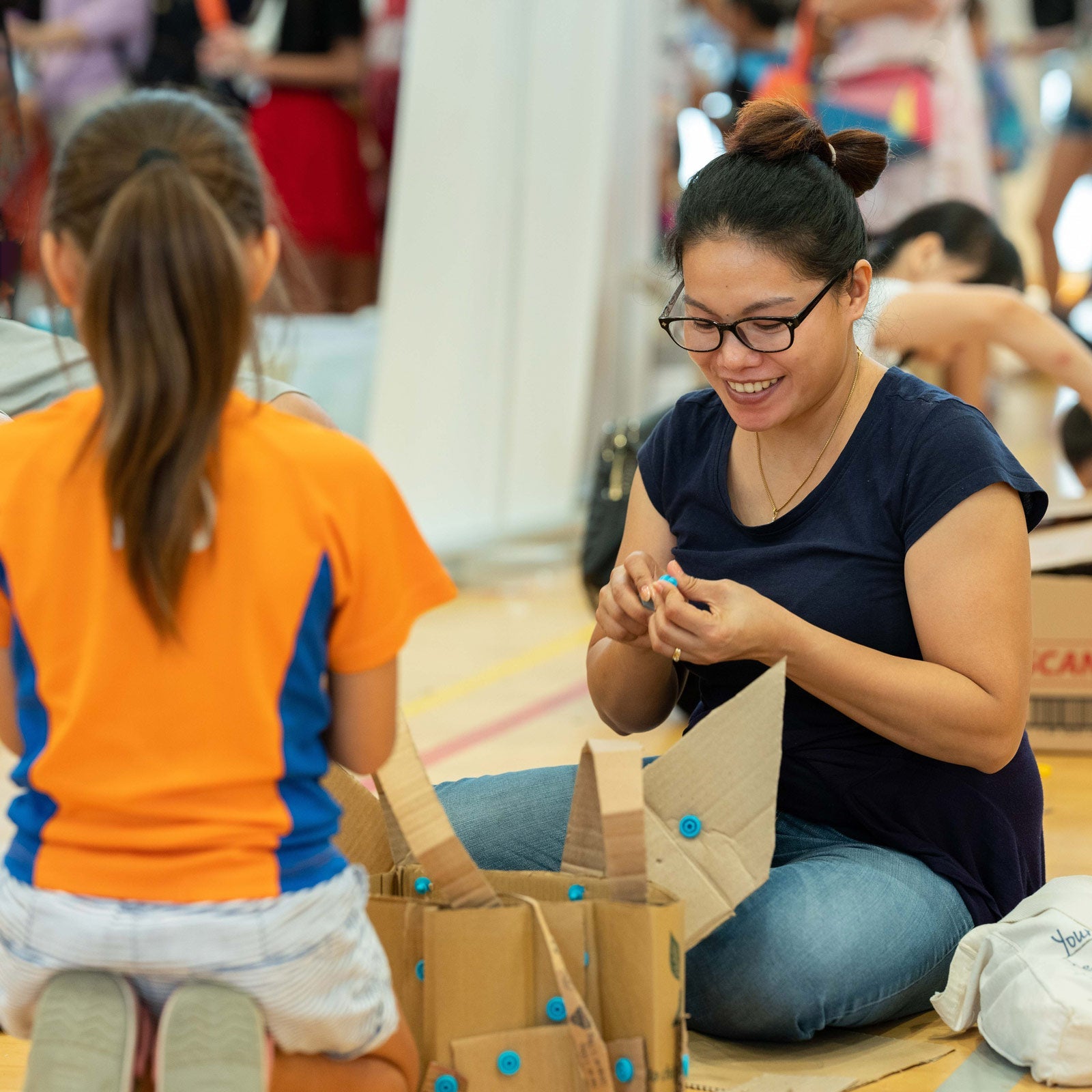 Lee Valley Tools - Makedo™ Cardboard-Building System