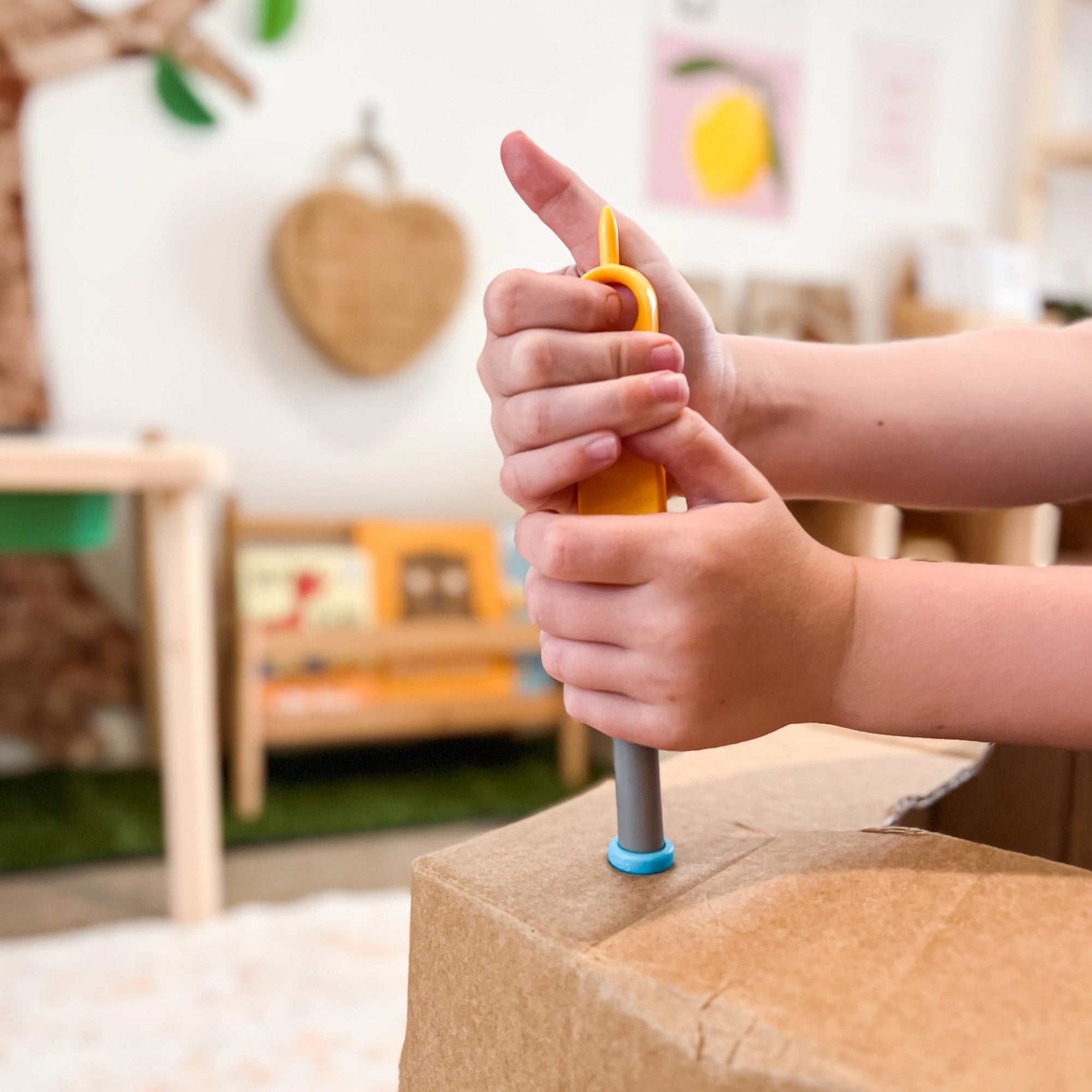 Explore - Makedo Cardboard Construction System – Hammer and Jacks